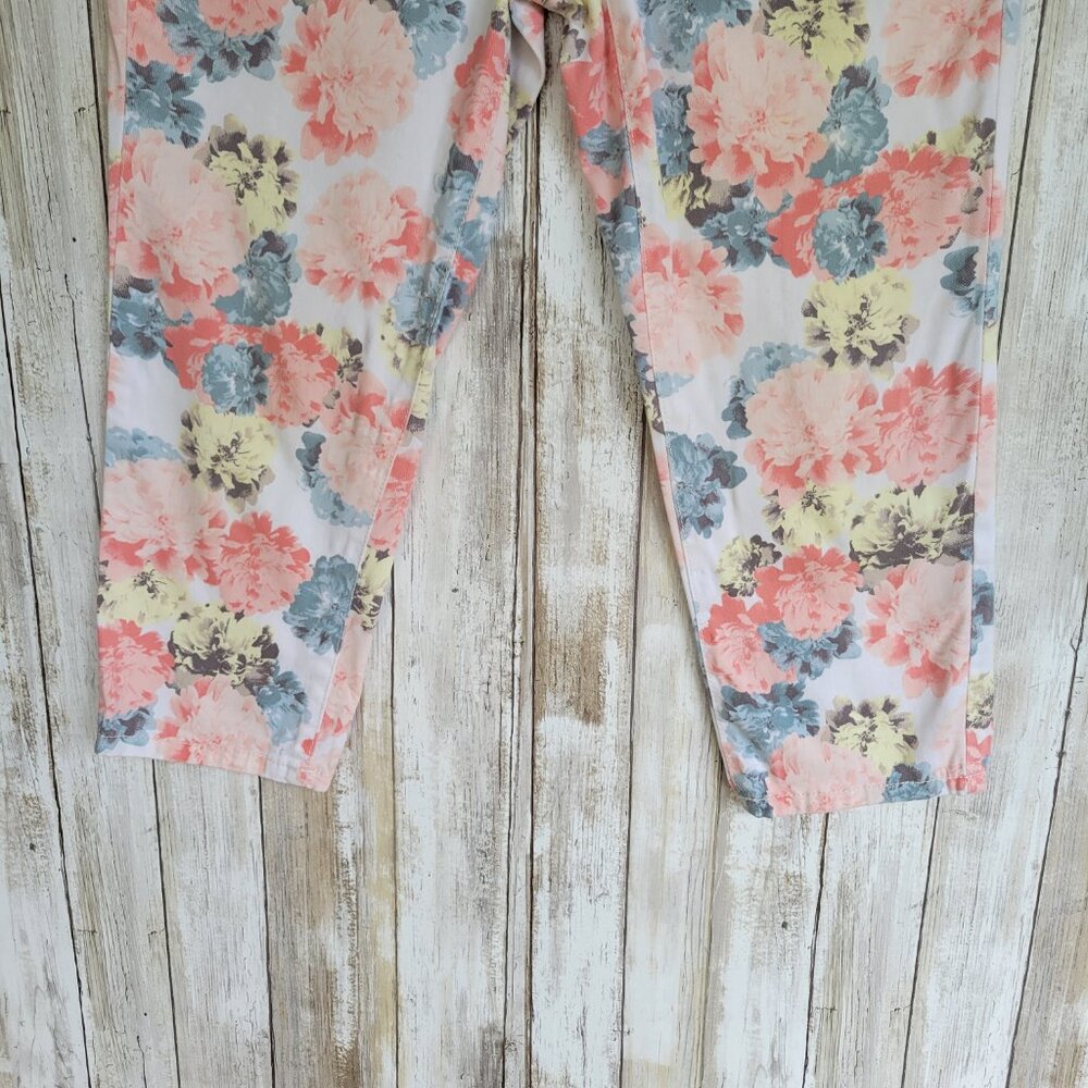 Charter Club Bristol Floral Capri Jeans Sz 6P - Picture 7 of 9